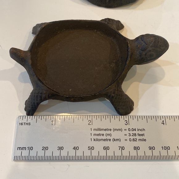 Turtle Tortoise Cast Iron Garden Decoration Key Hider Holder or trinket box VGUC - Picture 8 of 10